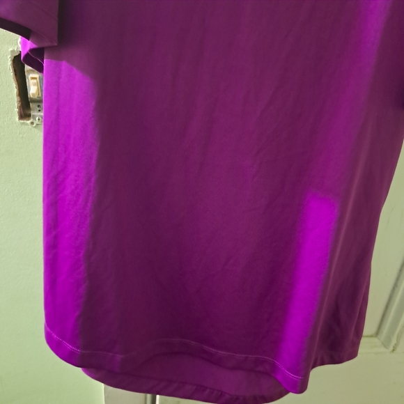 Cutter & Buck T-Shirt - Picture 8 of 8